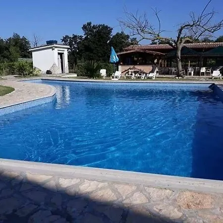 בית חווה Il Giardino Acquatico ארדאה